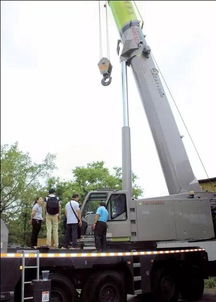 中聯重科全新涂裝起重機產品驚艷全場，引領重機吊具新潮流