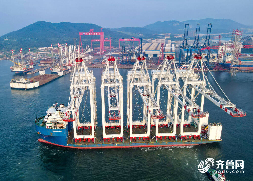 中國制造再展實力 “山東造”超大型岸橋助力埃及港口現代化升級